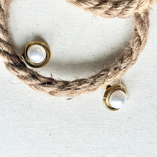 boucles d'oreilles Lagune dorée blanche