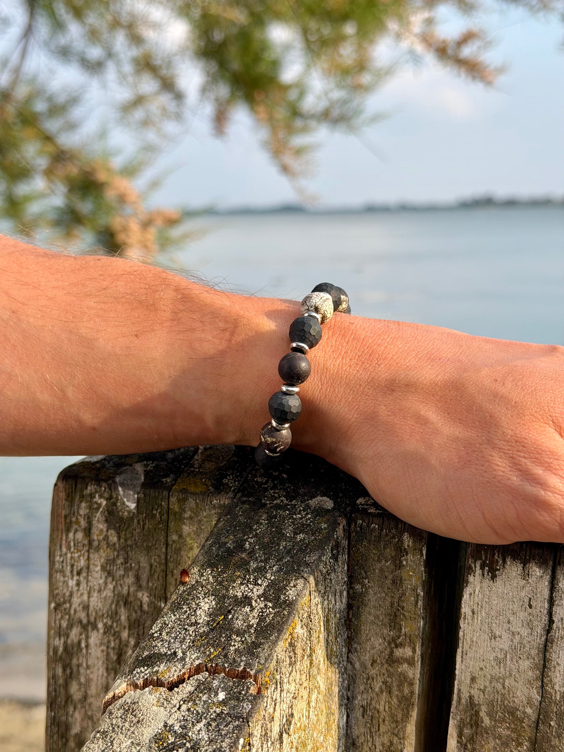 Bracelet rock noir et écaille 