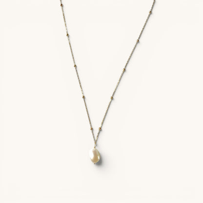 collier nacre et acier inoxydable