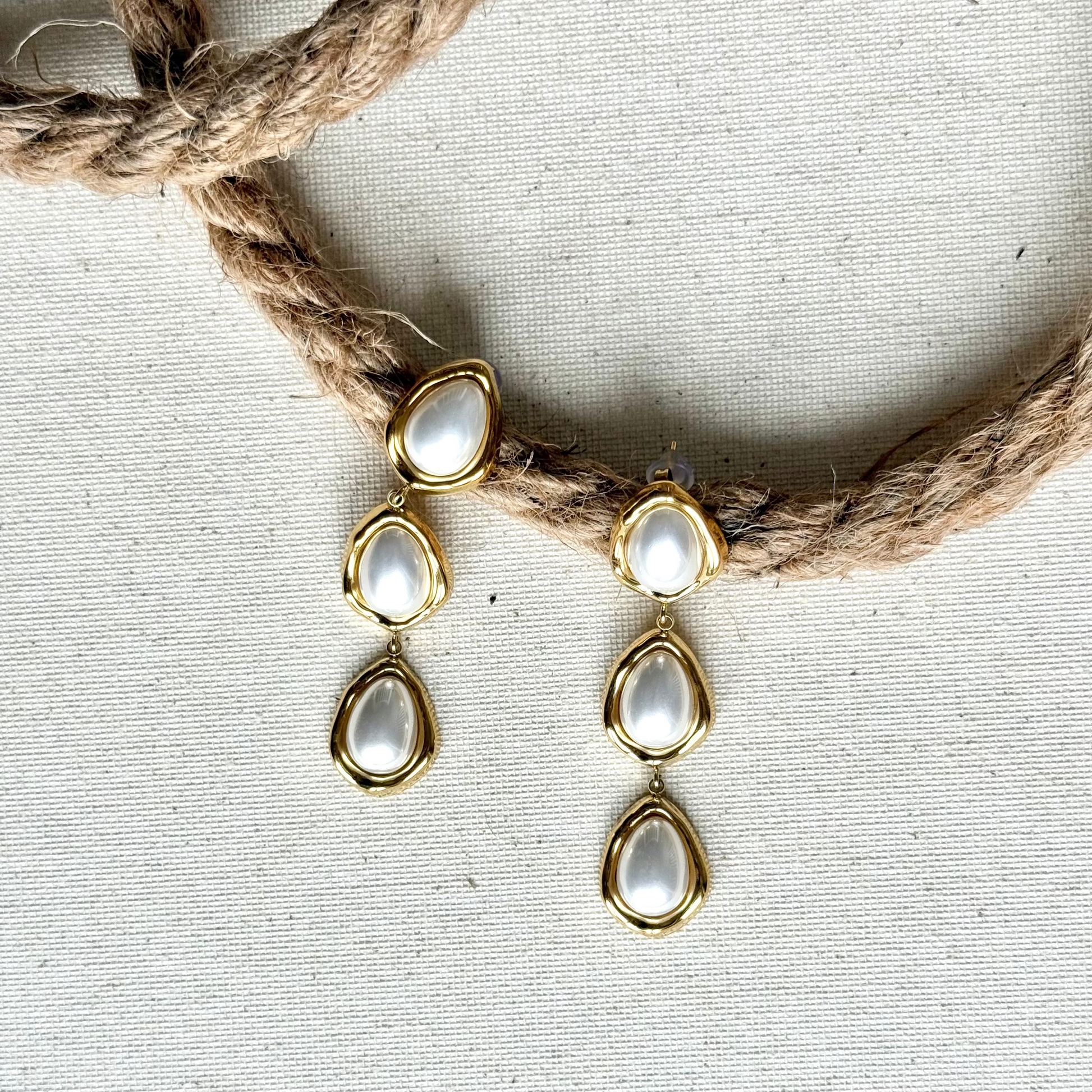 Boucles d'oreilles vagues d'or