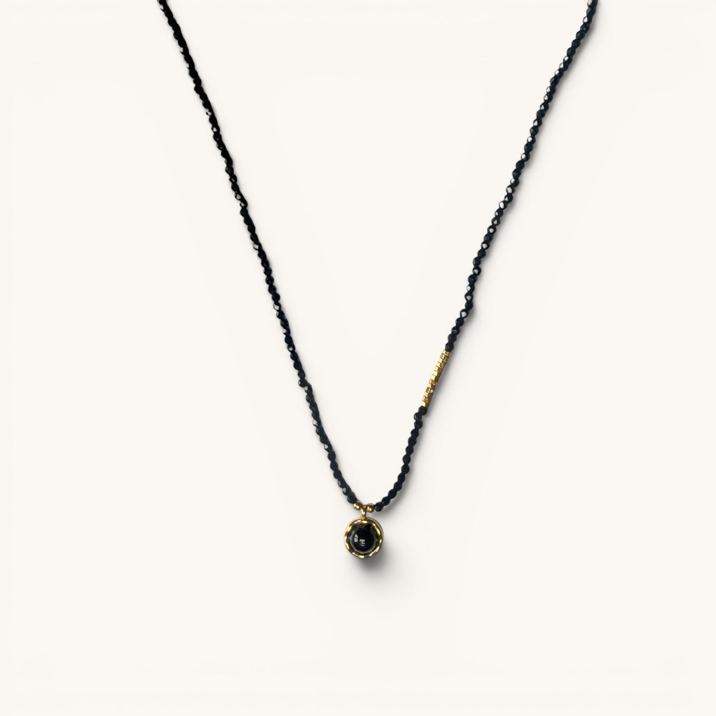 collier aube noir