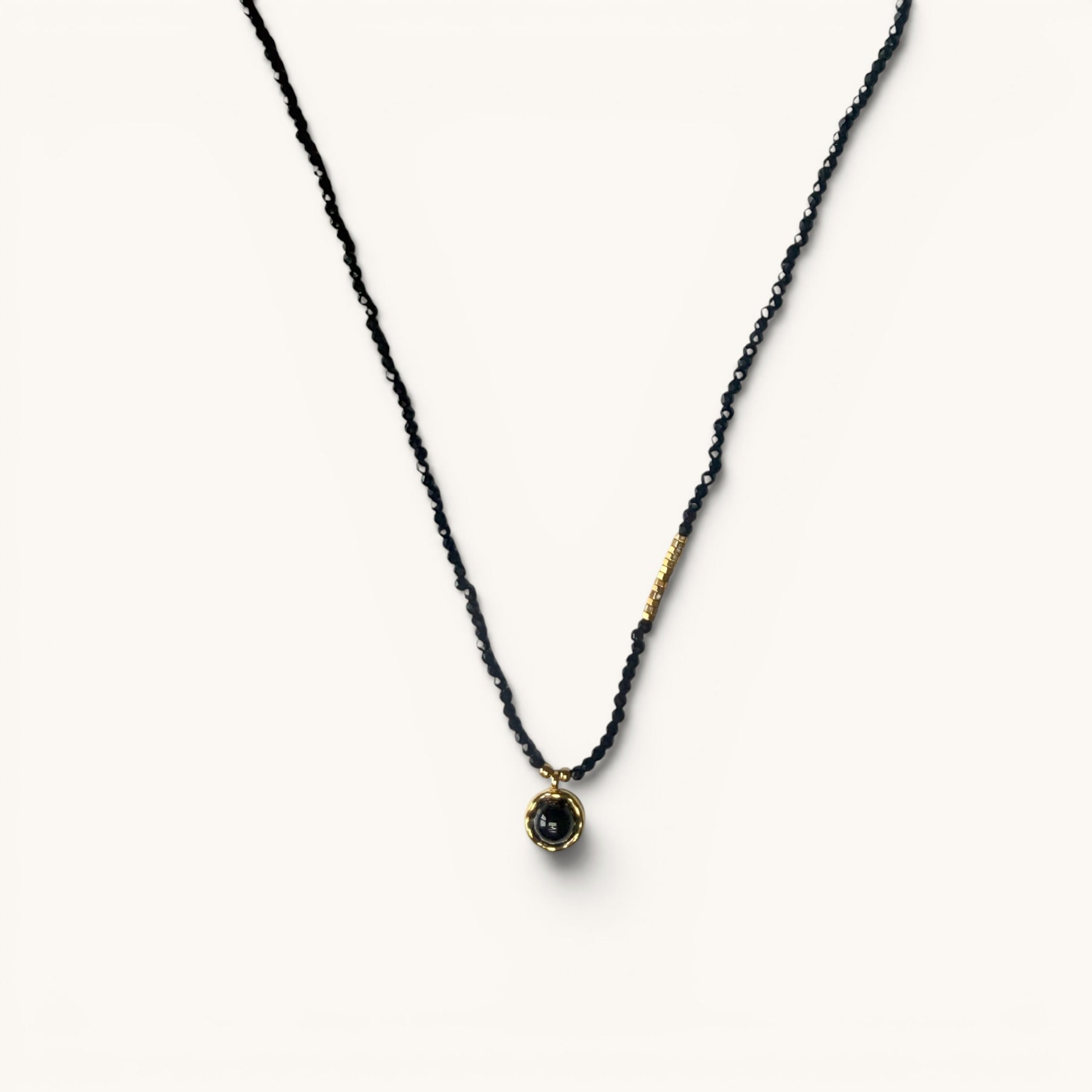 collier aube noir